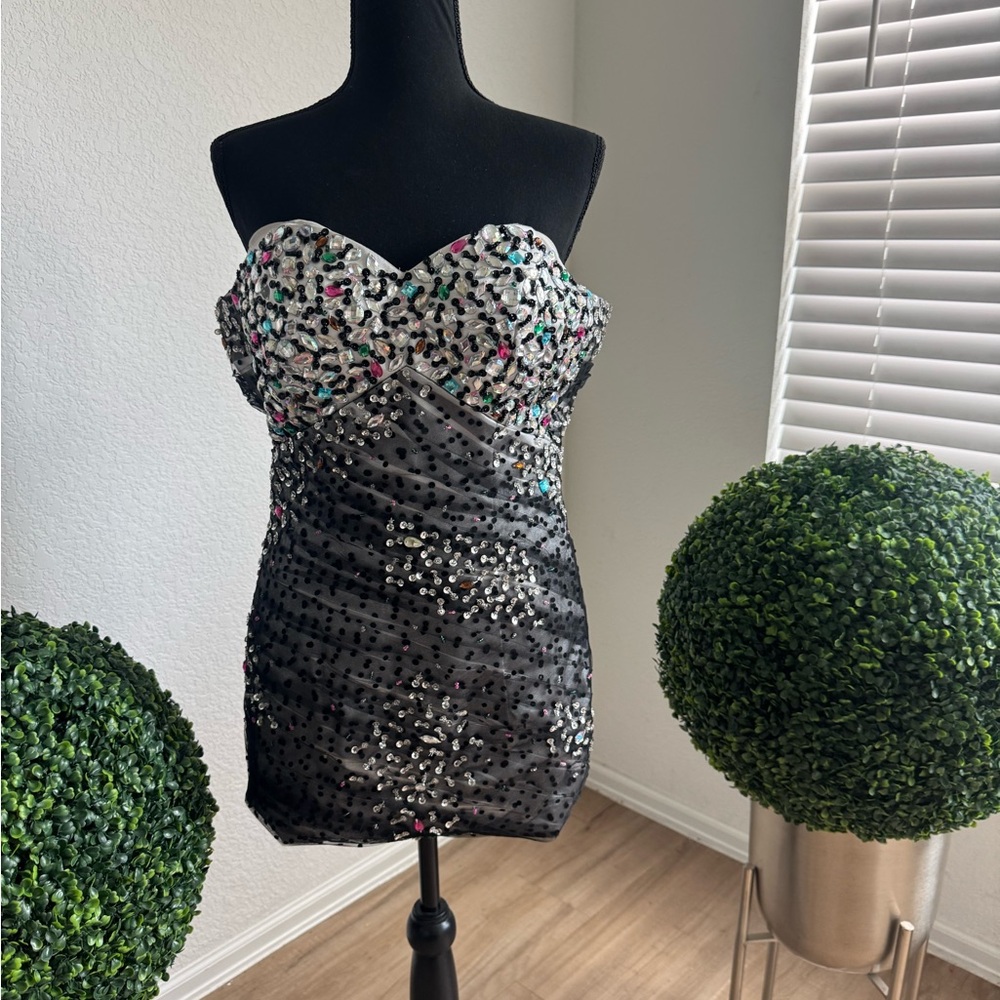 Chic Strapless Black Sequin Dress